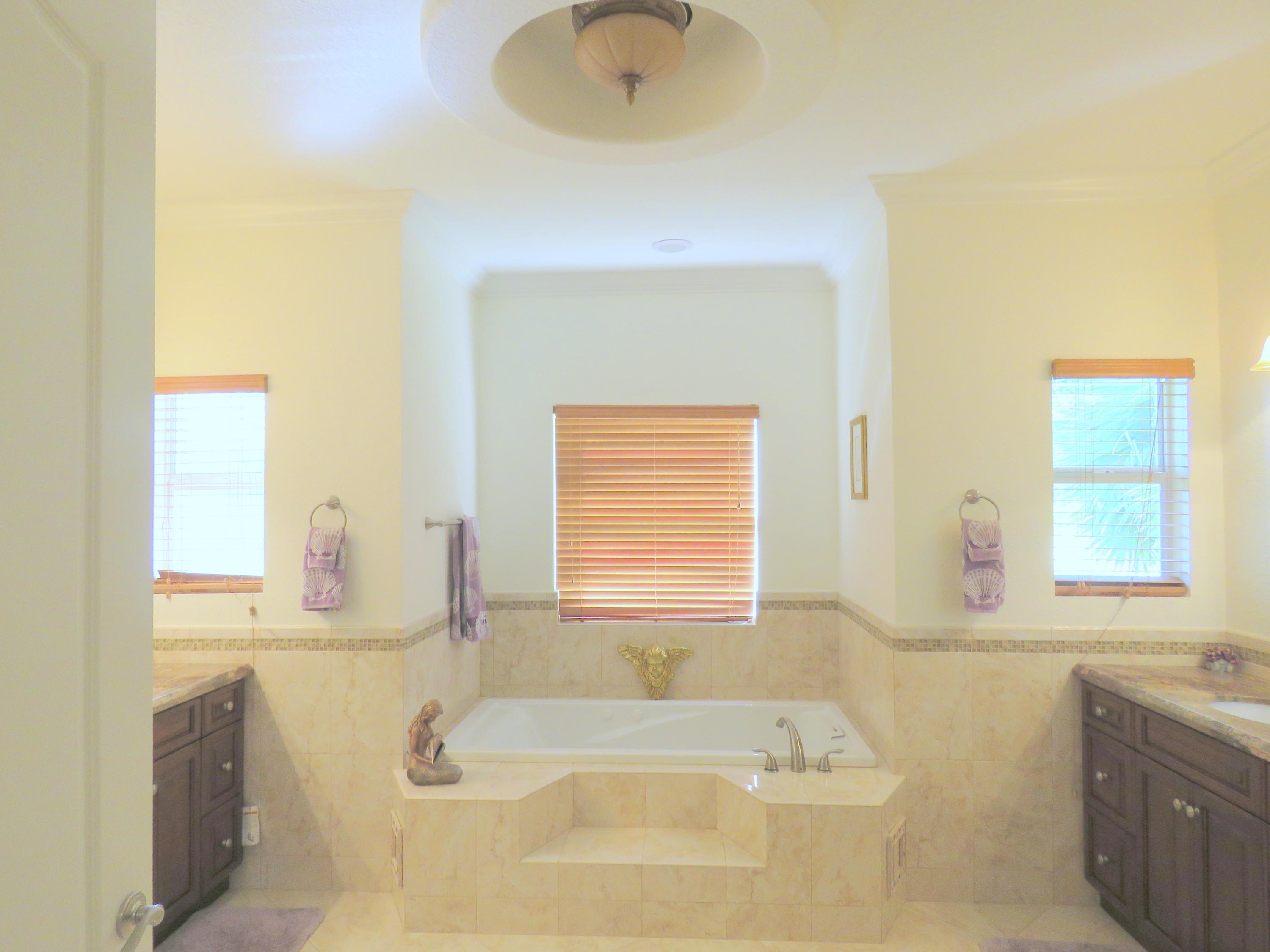 LOXAHATCHEE GROVES - Residential