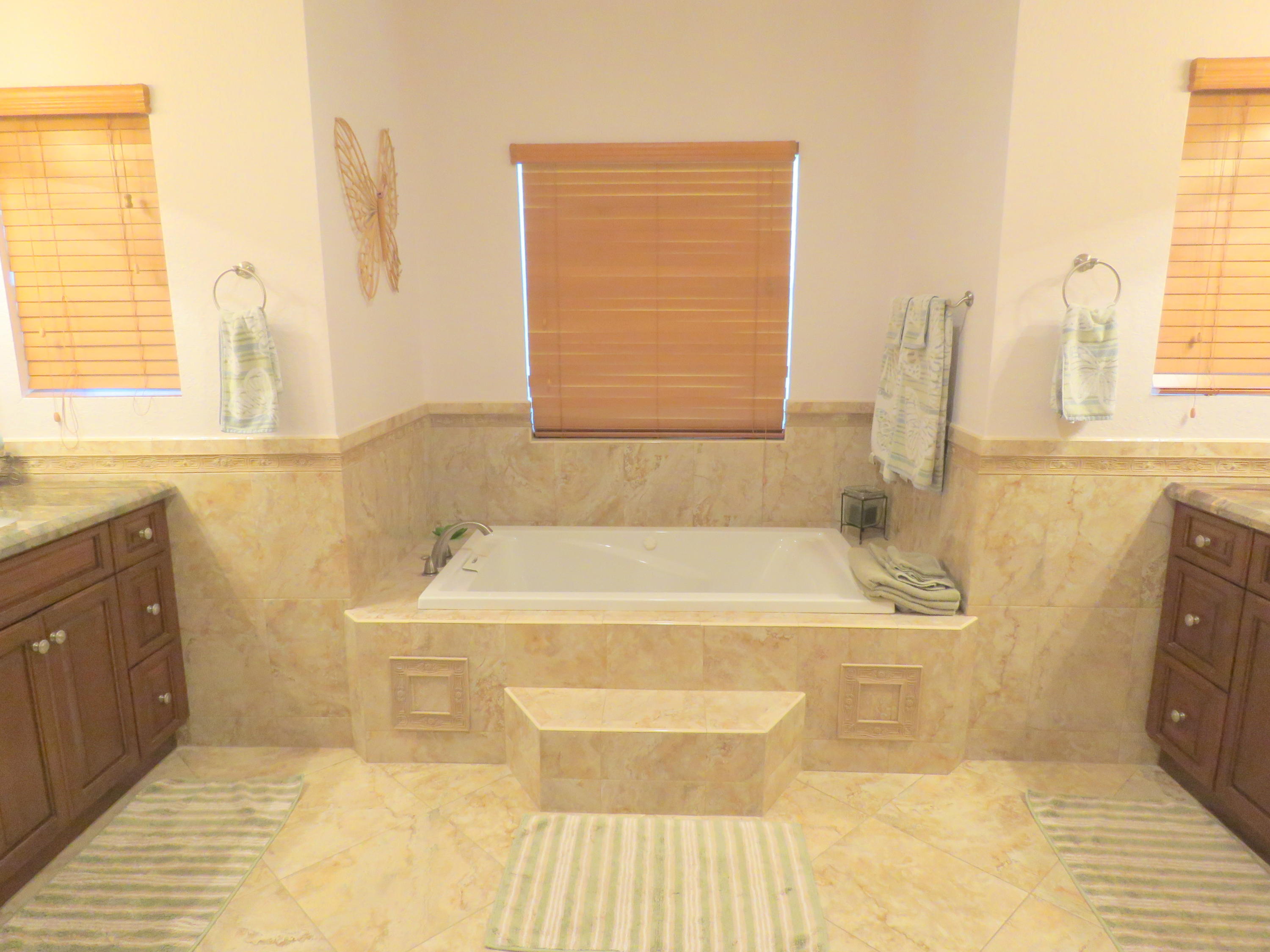 LOXAHATCHEE GROVES - Residential