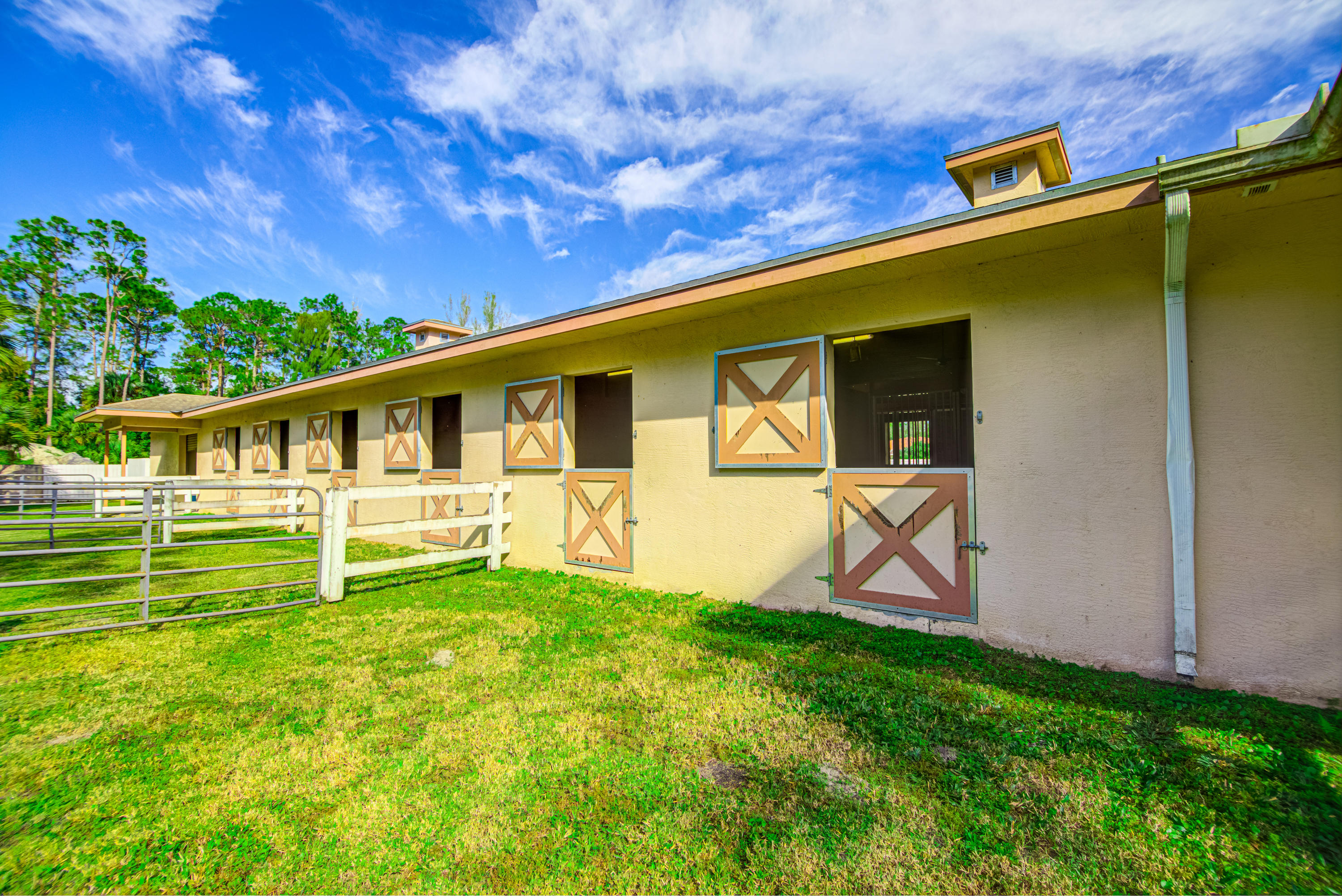LOXAHATCHEE GROVES - Residential