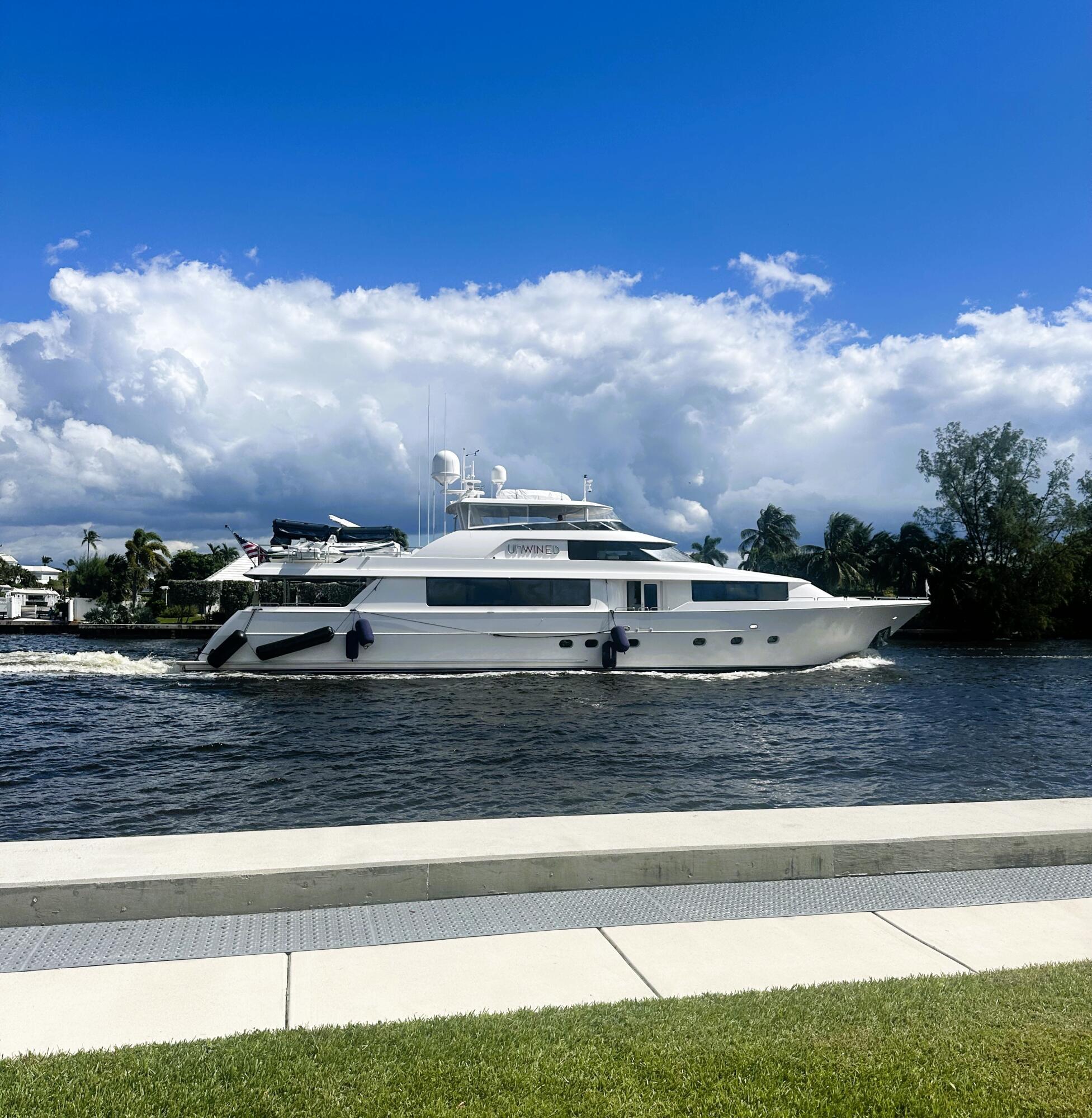 COLONIAL CLUB CONDO SEC 1 - Residential