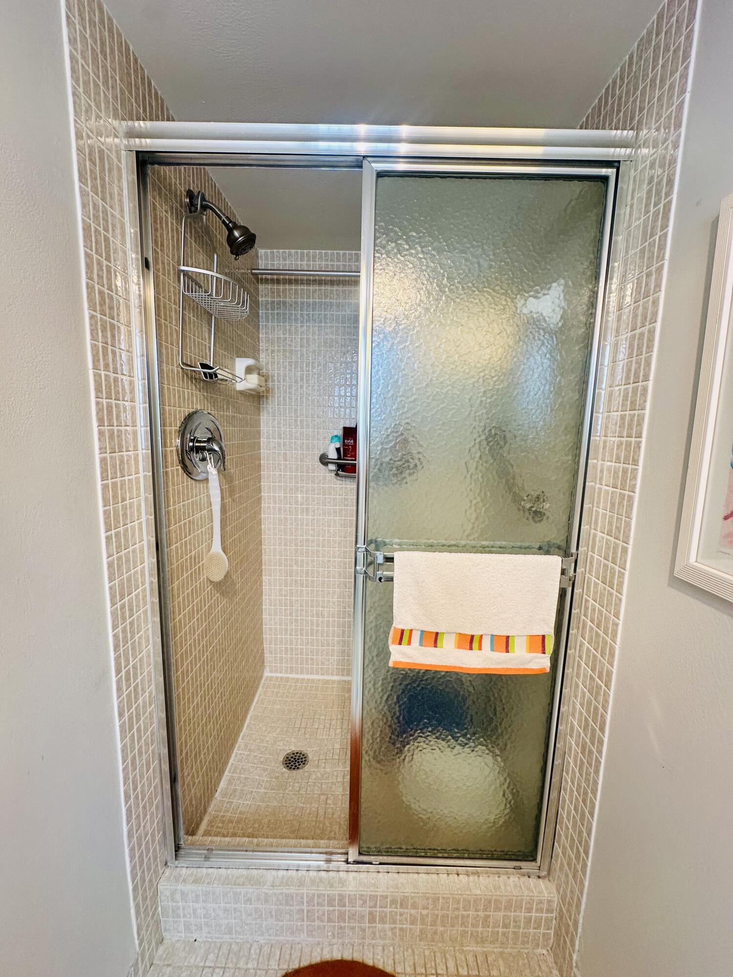 COLONIAL CLUB CONDO SEC 1 - Residential