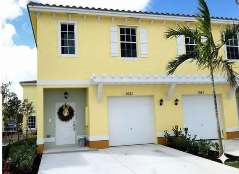 HOME MAX REALTY INTERNATIONAL LUXURY REAL ESTATE BLOG 1021 NW 40th Terrace Lauderhill FL 33313