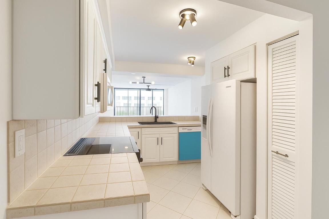 9 Royal Palm Way 4020