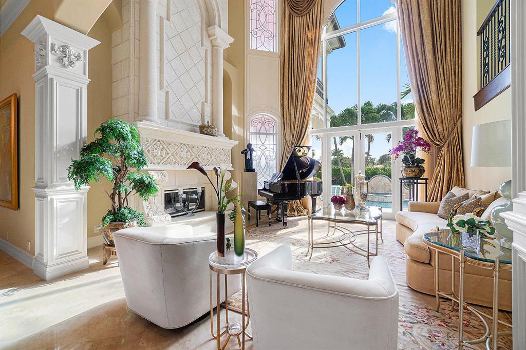 ROYAL PALM YACHT & COUNTRY CLUB - Residential