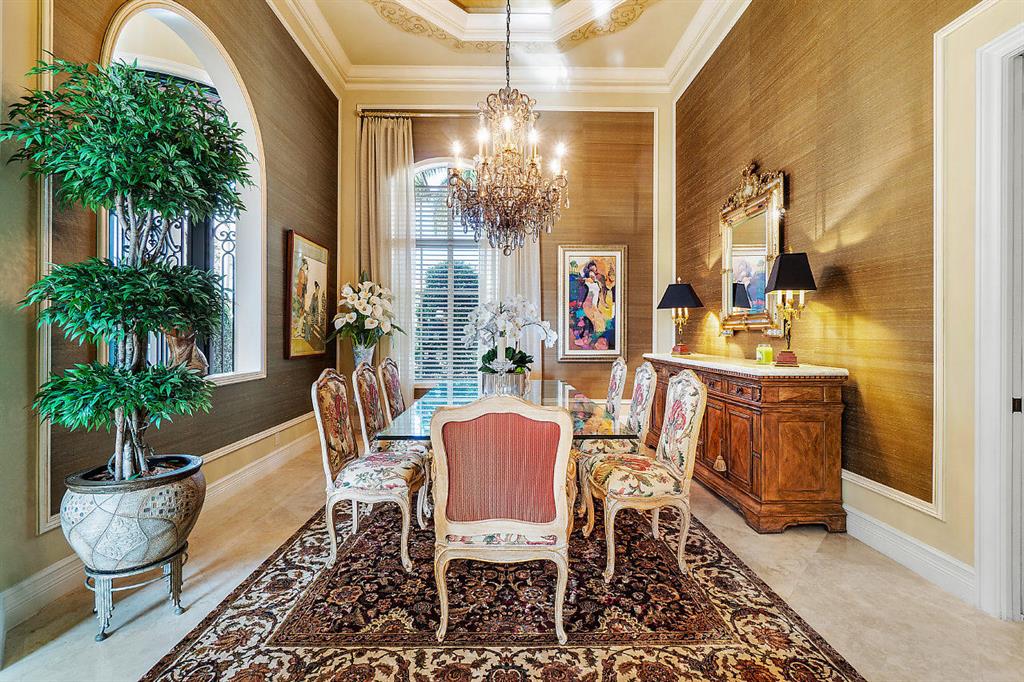 ROYAL PALM YACHT & COUNTRY CLUB - Residential