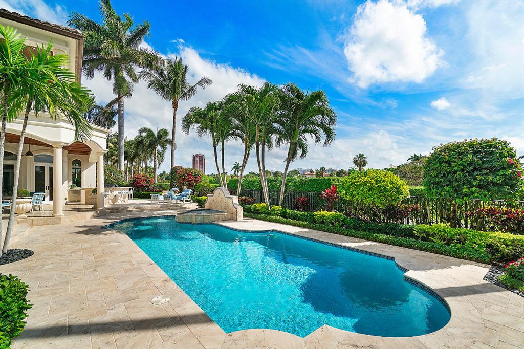 ROYAL PALM YACHT & COUNTRY CLUB - Residential