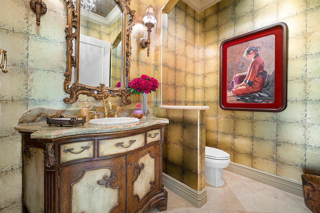 ROYAL PALM YACHT & COUNTRY CLUB - Residential