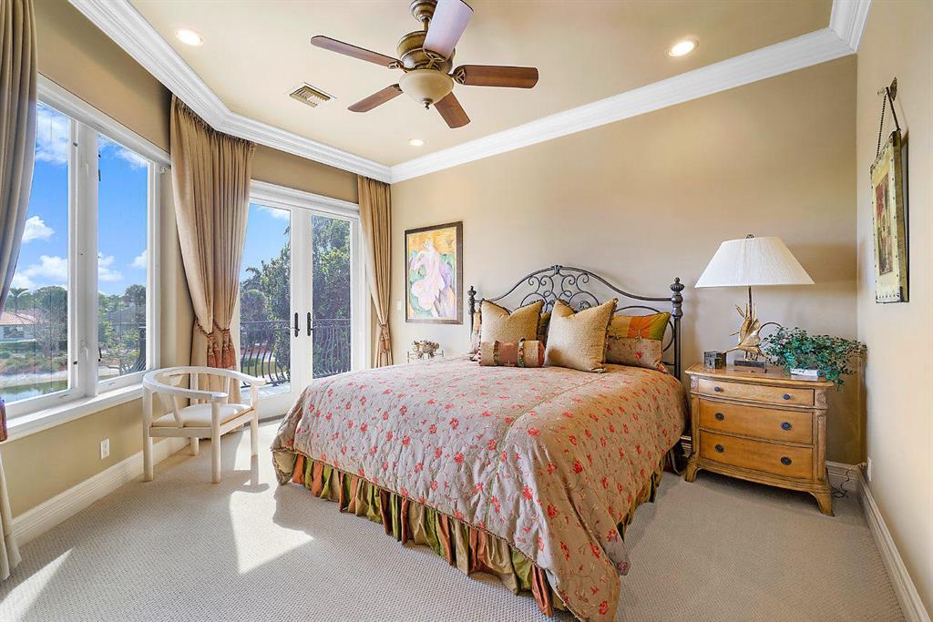 ROYAL PALM YACHT & COUNTRY CLUB - Residential