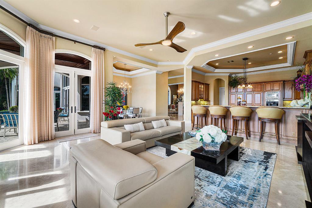 ROYAL PALM YACHT & COUNTRY CLUB - Residential