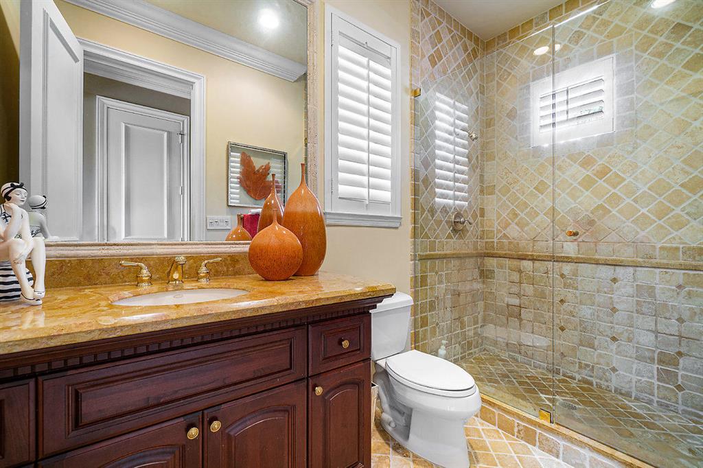 ROYAL PALM YACHT & COUNTRY CLUB - Residential