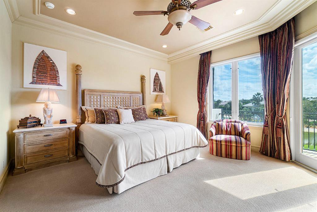 ROYAL PALM YACHT & COUNTRY CLUB - Residential