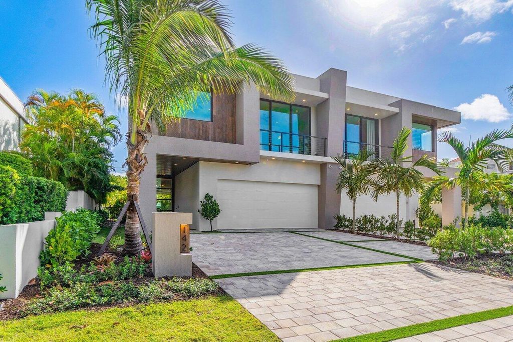 Photo of 142 NE Wavecrest Way, Boca Raton, FL 33432 (MLS # R11068084)