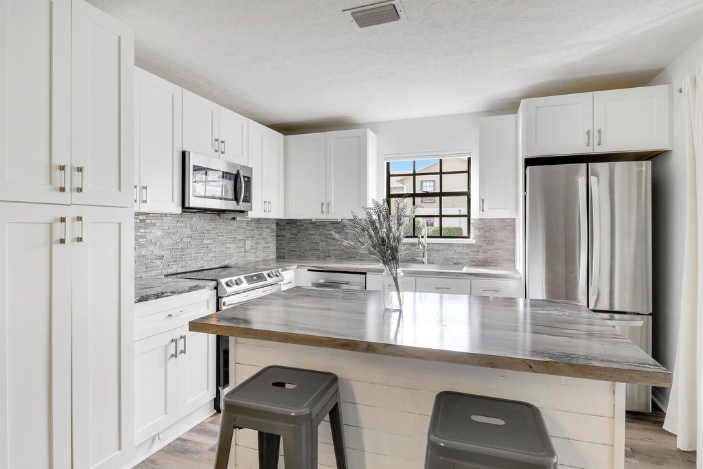 Photo of 7375 SE Jamestown Terrace, Hobe Sound, FL 33455 (MLS # R11076986)