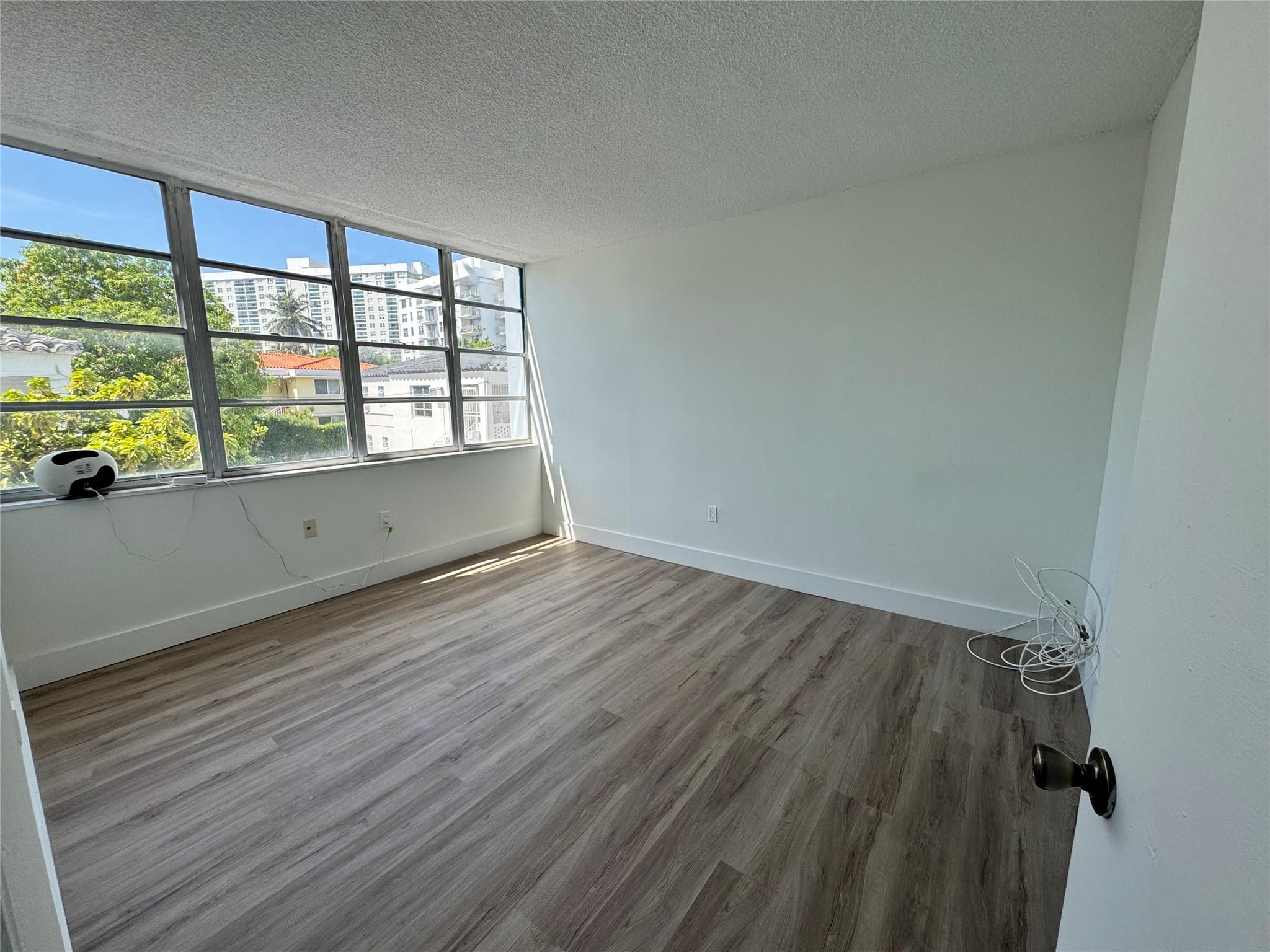 VILLA ROYAL CONDO - Residential Lease