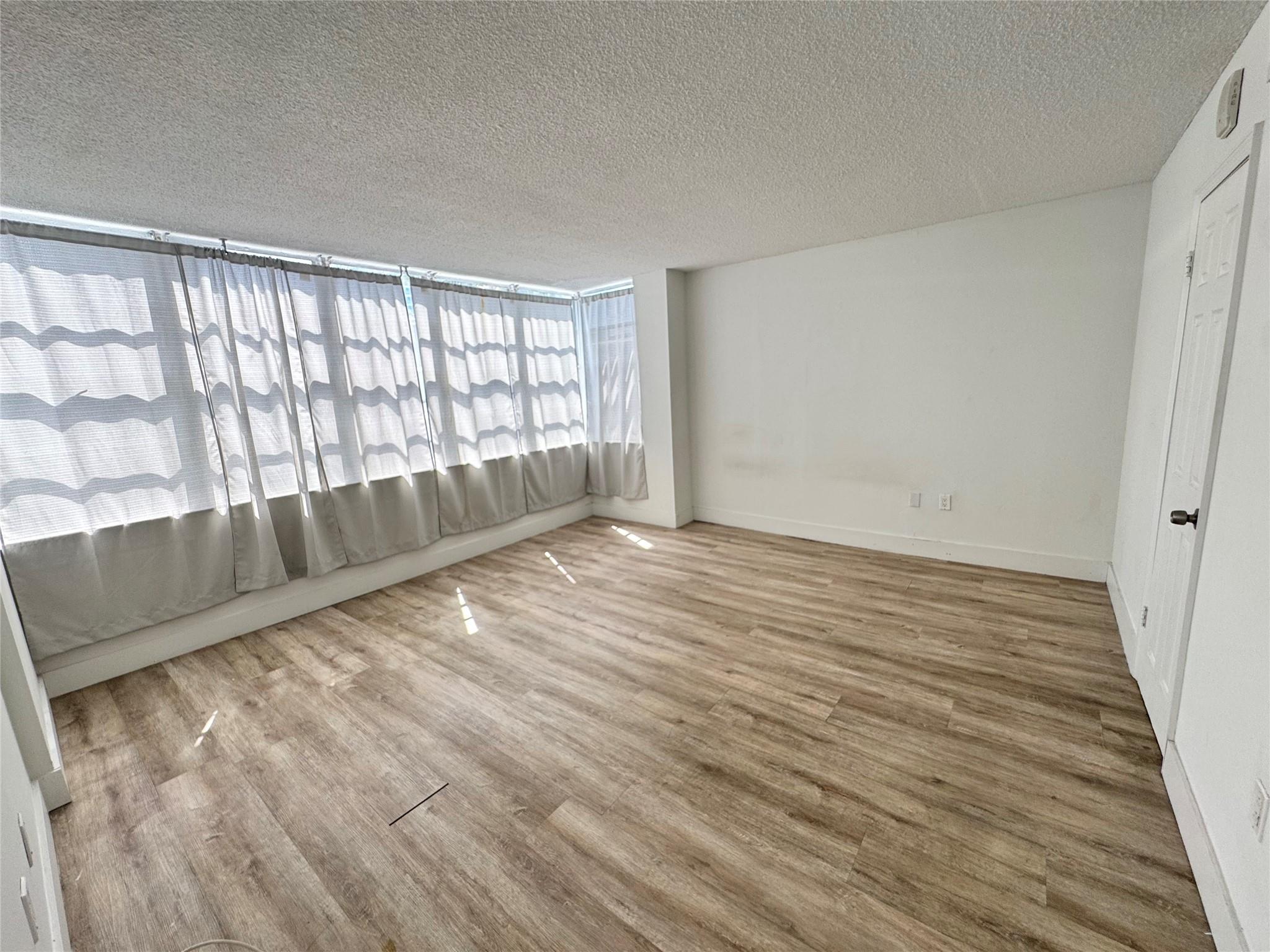 VILLA ROYAL CONDO - Residential Lease
