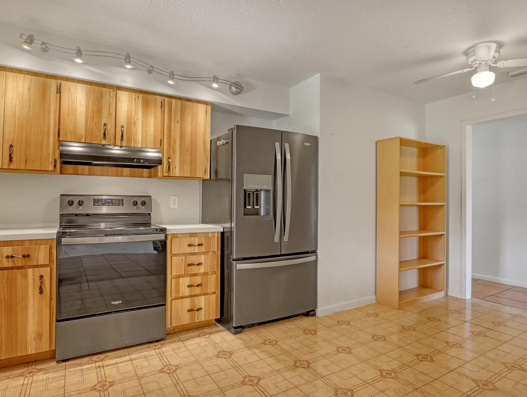 LAKE MANGO SHORES - Residential