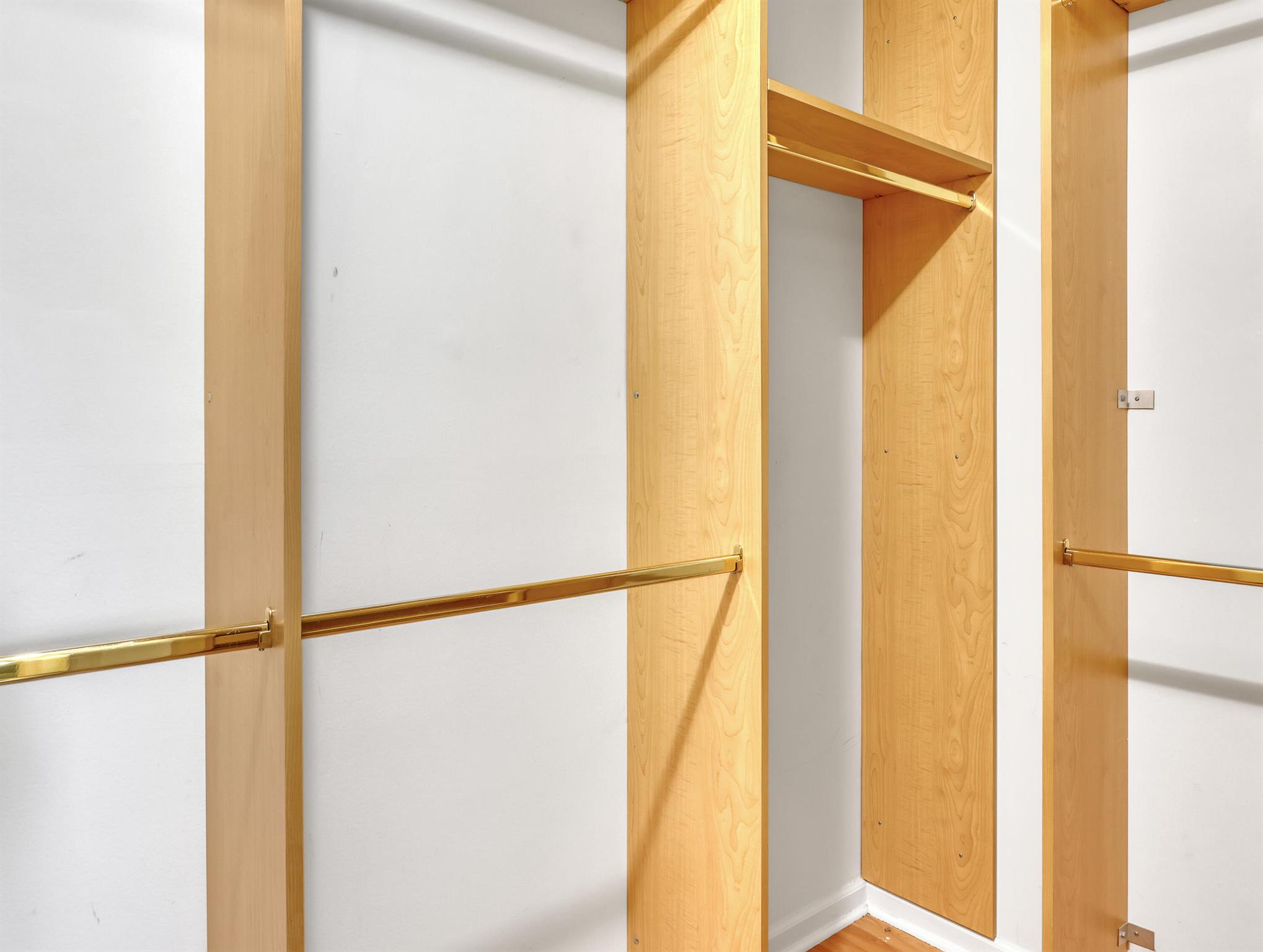 LAKE MANGO SHORES - Residential