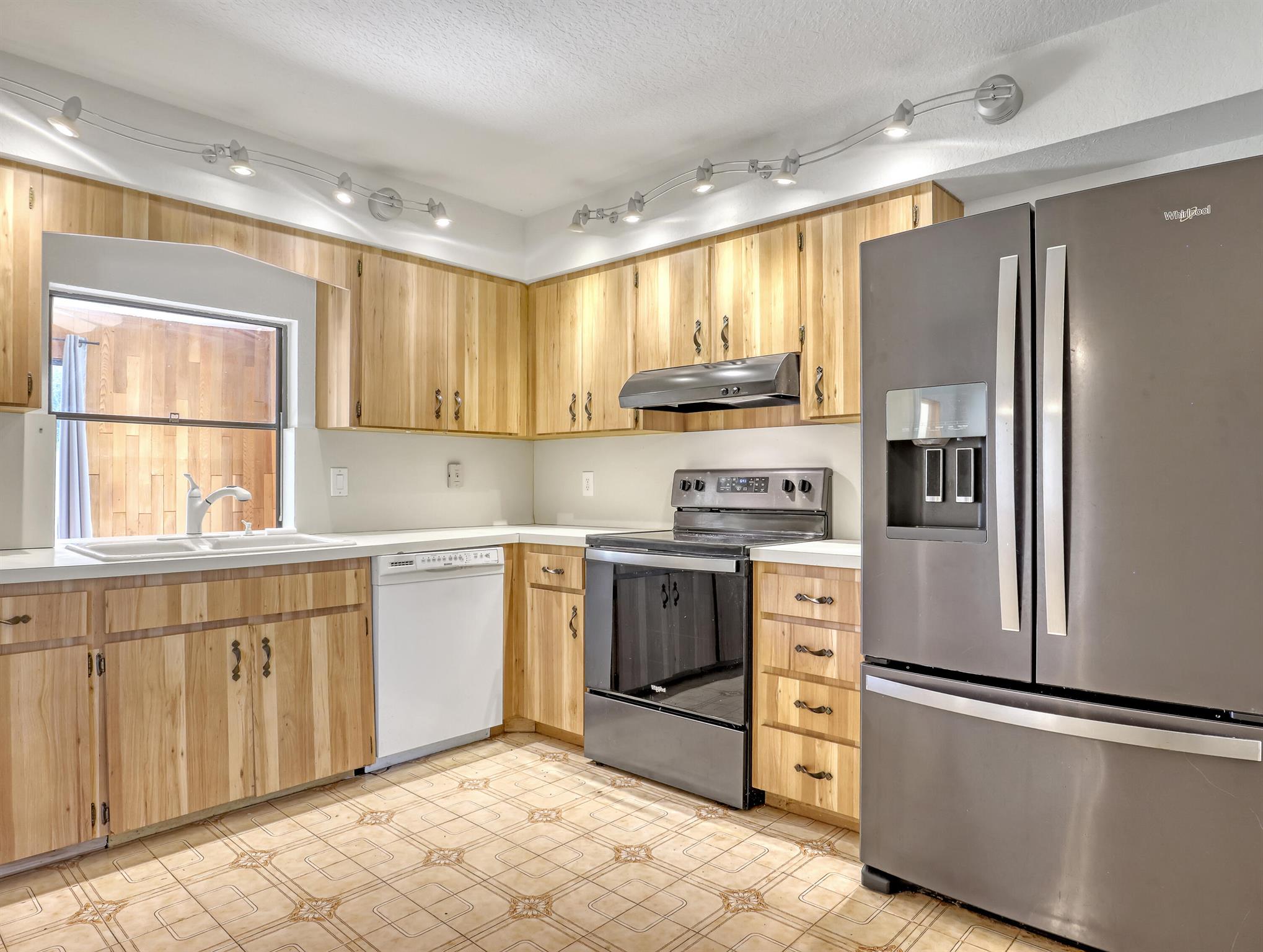 LAKE MANGO SHORES - Residential