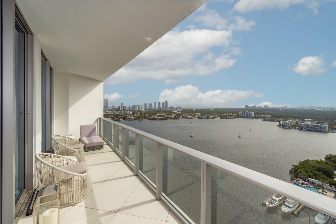 MARINA PALMS RESIDENCES N - Residential