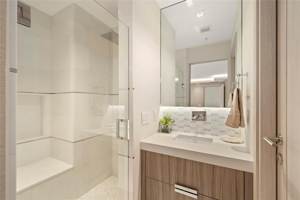 MARINA PALMS RESIDENCES N - Residential