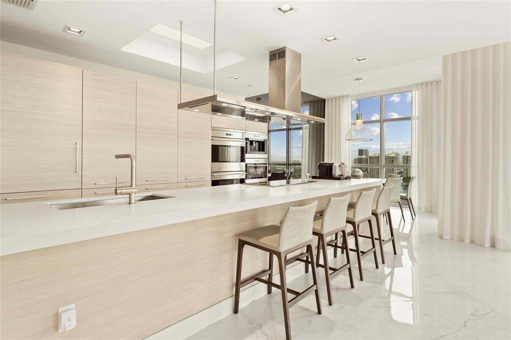 MARINA PALMS RESIDENCES N - Residential