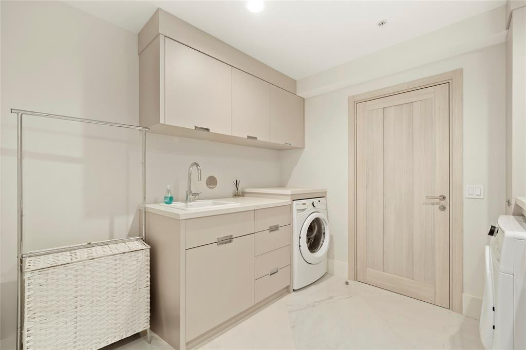 MARINA PALMS RESIDENCES N - Residential