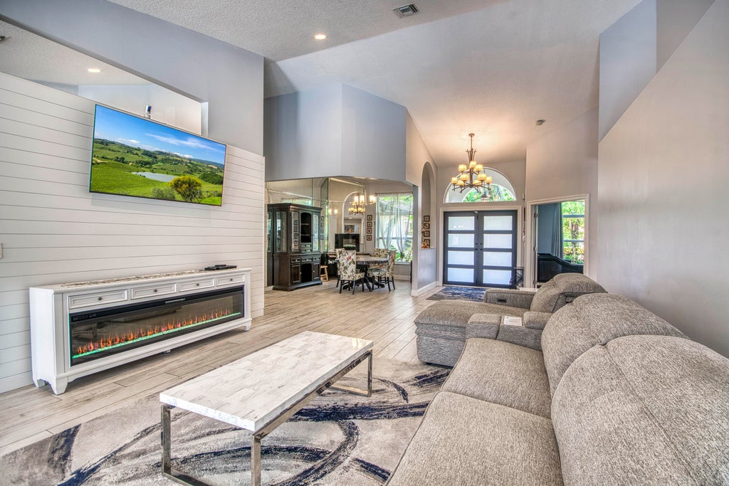 Photo of 11850 Stonehaven Way, Palm Beach Gardens, FL 33412 (MLS # B26049641)