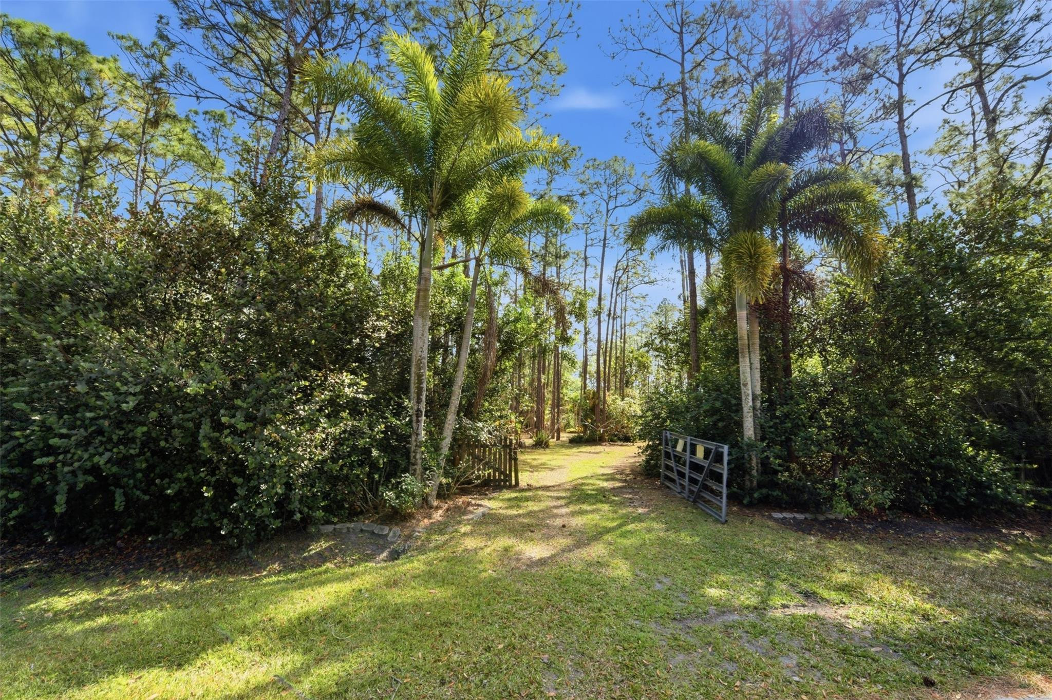 Caloosa 1st Add - Residential