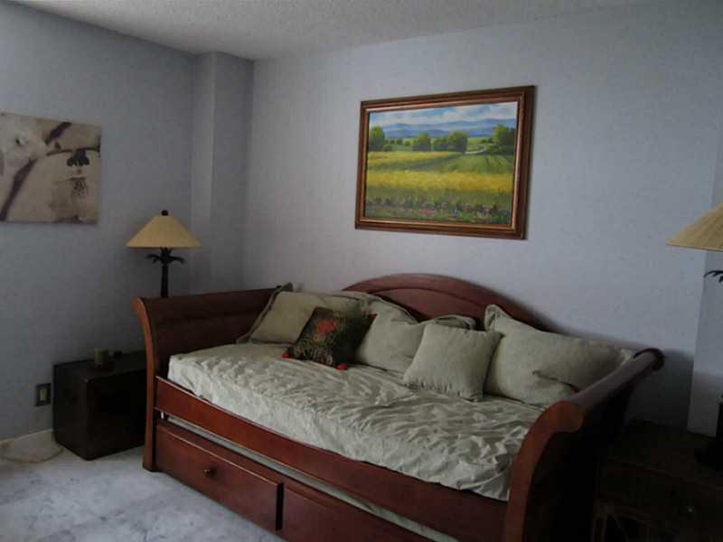 VENETIAN CONDO - Residential Lease