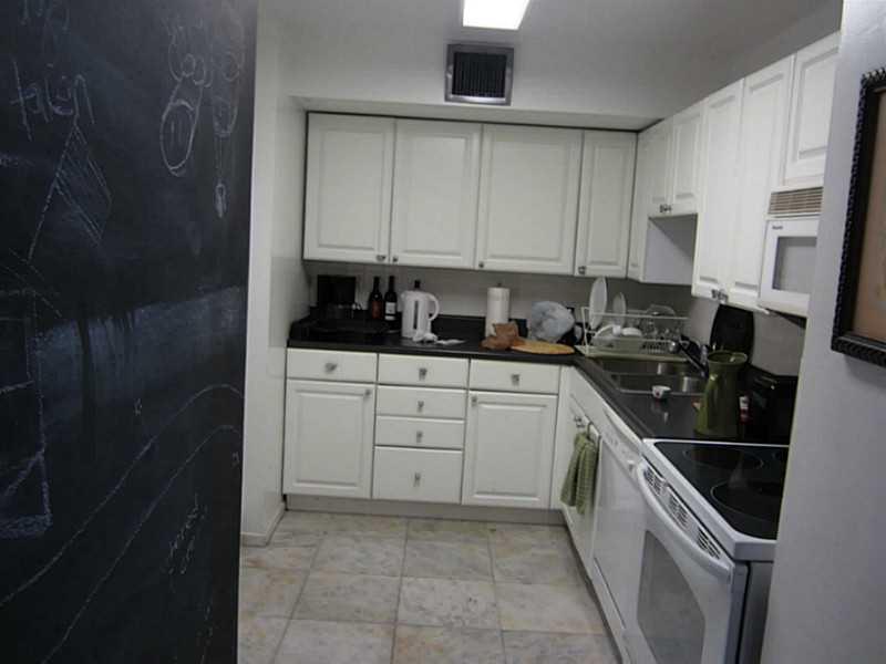 VENETIAN CONDO - Residential Lease