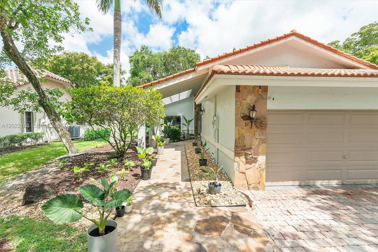 1001 SW 93rd Avenue, Plantation FL 33324
