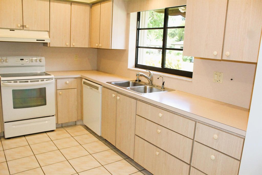 Photo of 4660 Finchwood Terrace #B, Boynton Beach, FL 33436 (MLS # R11099563)