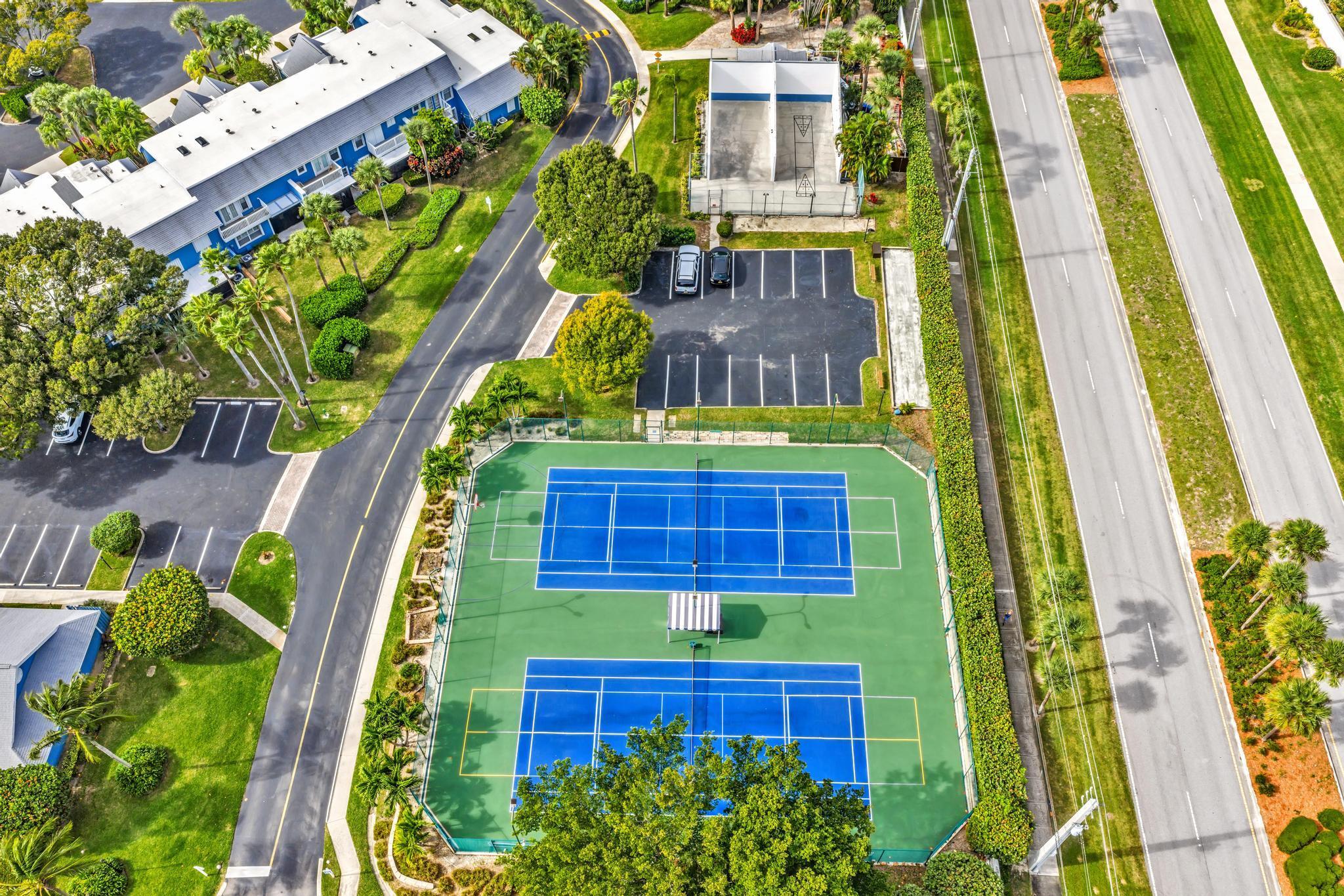 VILLAS OF OCEAN DUNES - Residential