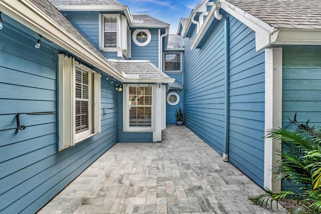 Photo of 120 Ocean Dunes Circle, Jupiter, FL 33477 (MLS # R11148595)