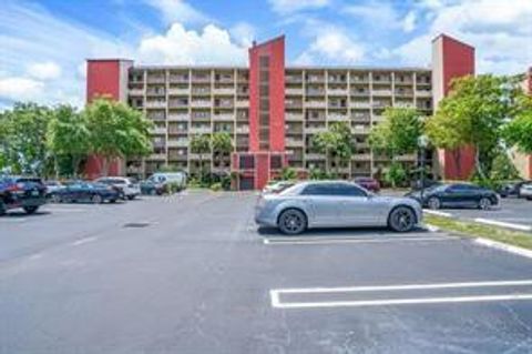 2200 S Cypress Bend Drive 905 Pompano Beach FL 33069