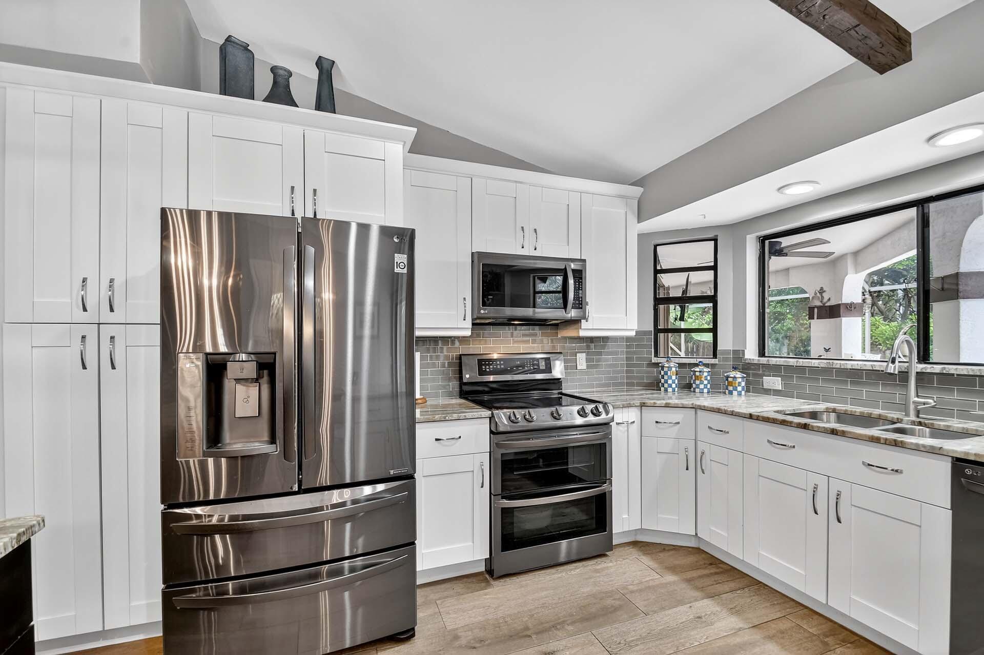 GREENVIEW SHORES 2 OF WEL - Residential