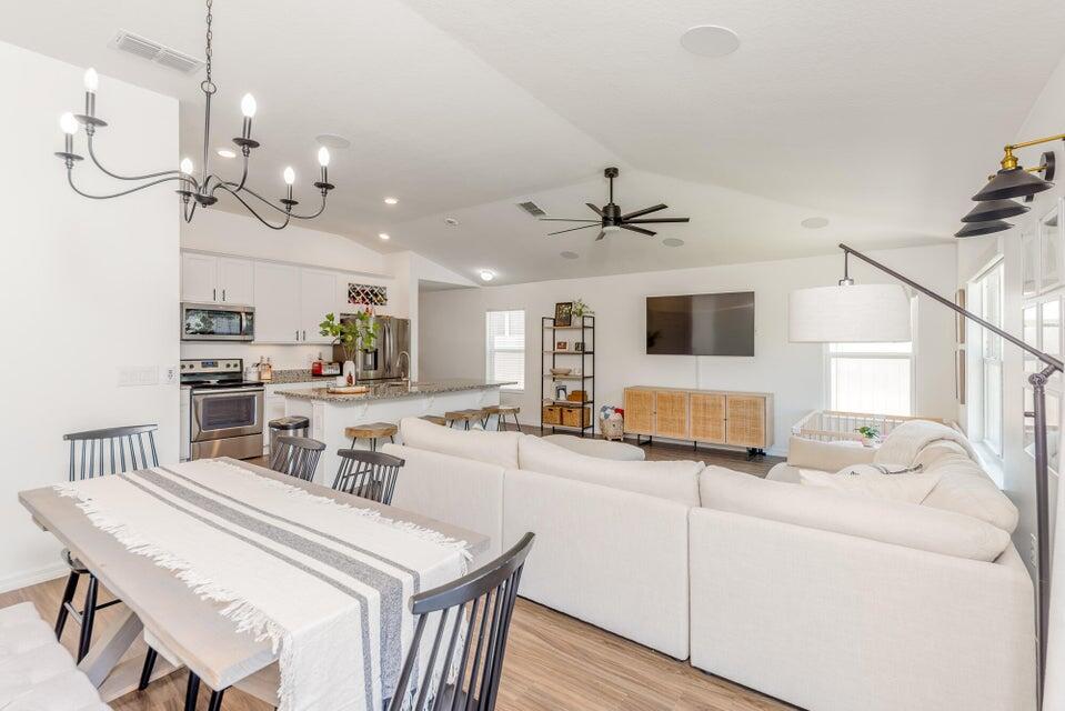 PINE TRACE THIRD REPLAT - Residential Lease