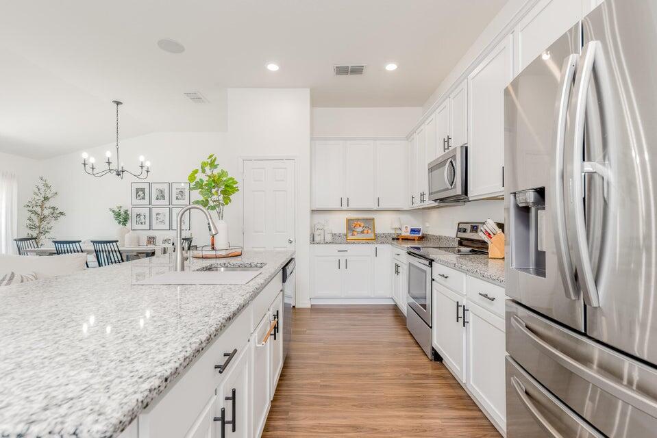 PINE TRACE THIRD REPLAT - Residential Lease