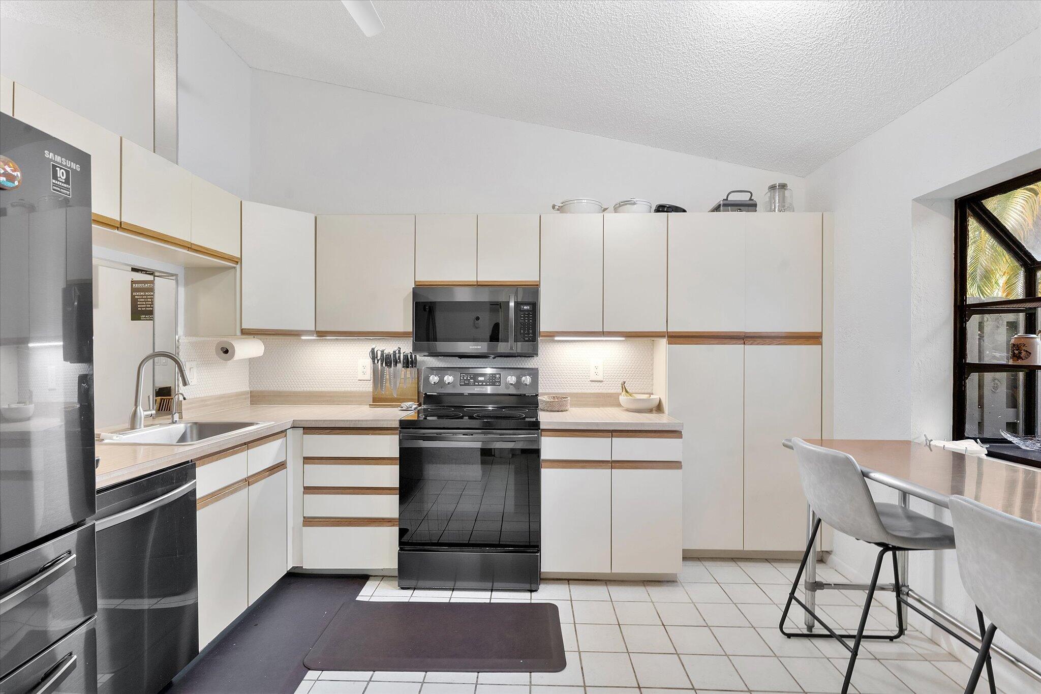 3783 NW 35TH Street 1557