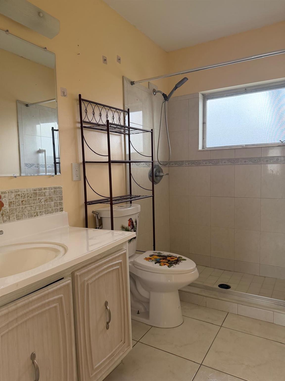 CRESTHAVEN VILLAS CONDO 3 - Residential