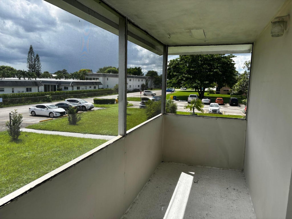 Photo of 363 SHEFFIELD O, West Palm Beach, FL 33417 (MLS # B26078974)