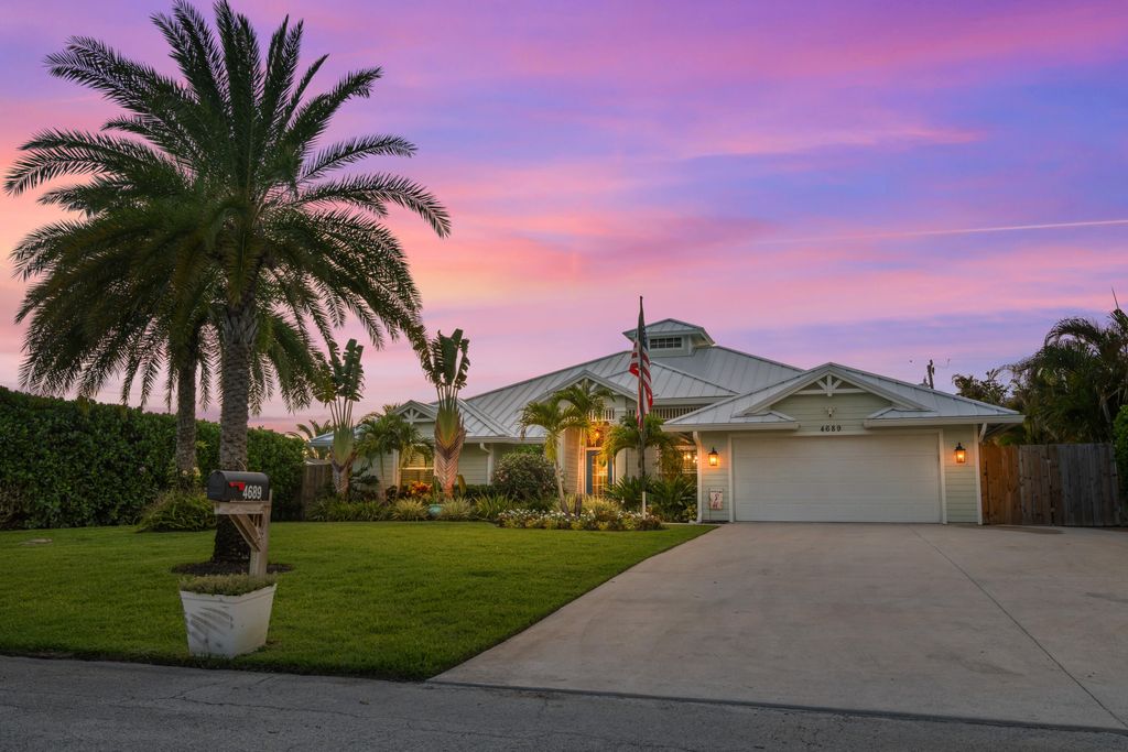 Photo of 4689 SE Glen Ridge Trail, Stuart, FL 34997 (MLS # B26046121)