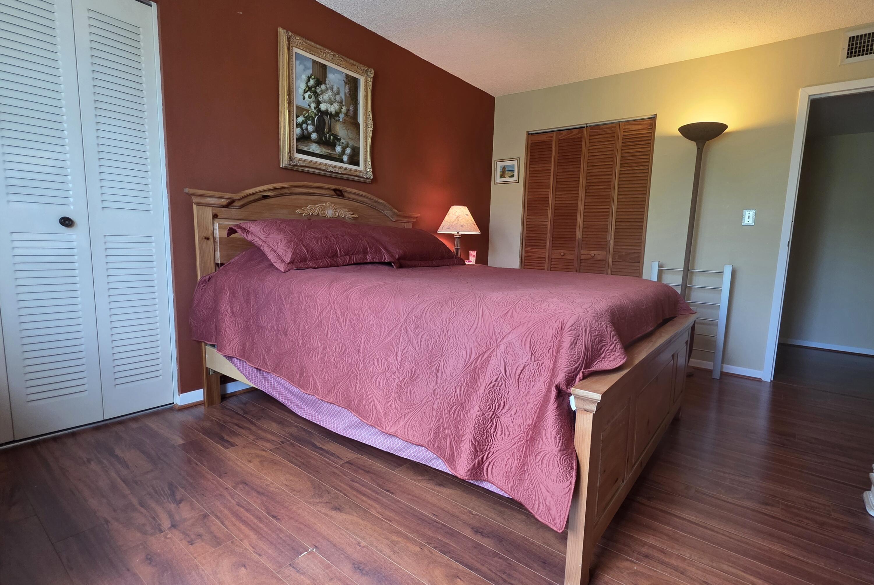 IMPERIAL POINT CONDO - Residential