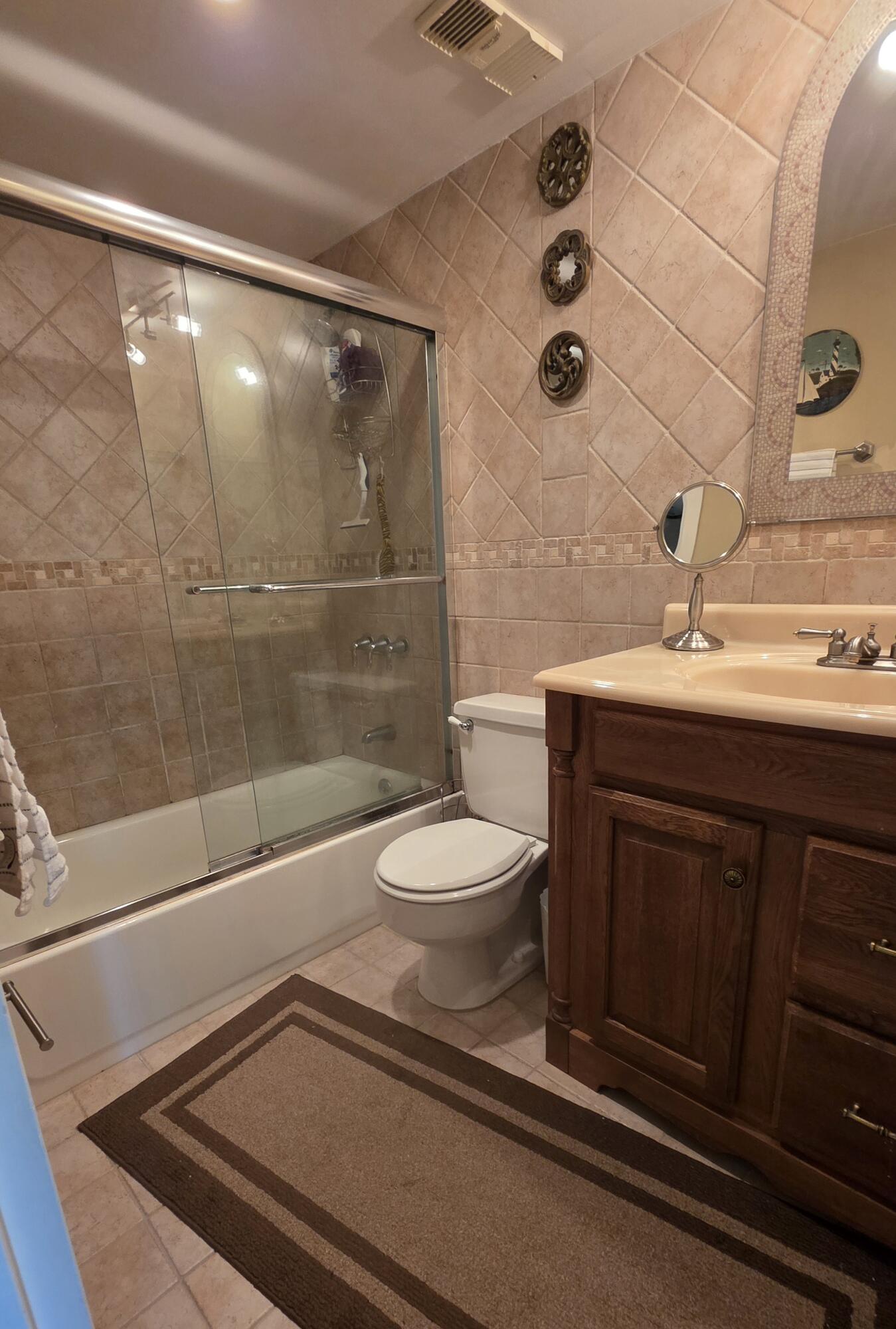 IMPERIAL POINT CONDO - Residential