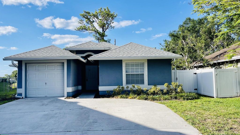 Photo of 6101 Ferrera Street, Jupiter, FL 33458 (MLS # R10883106)