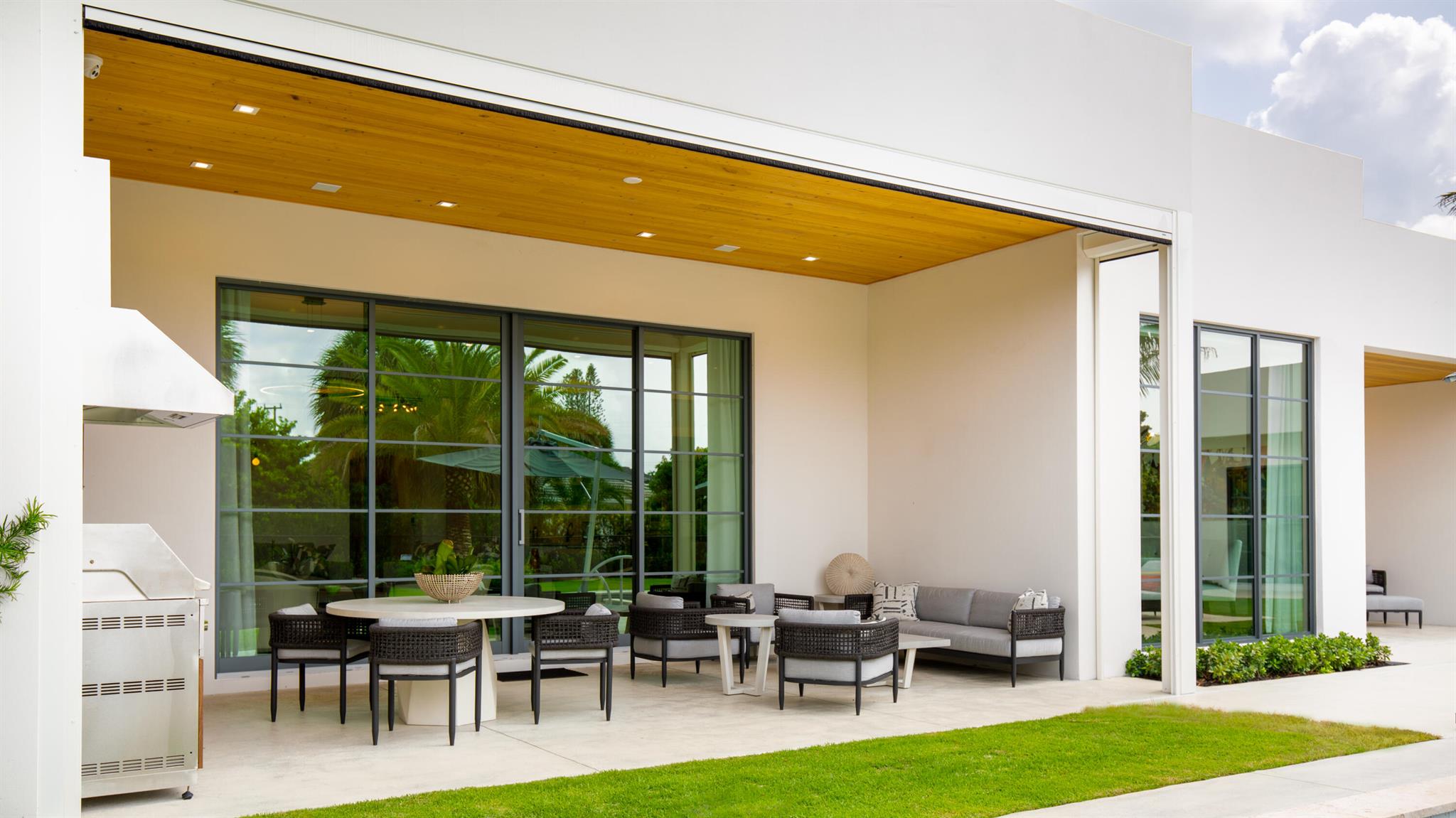 BEACH SHORES - Residential