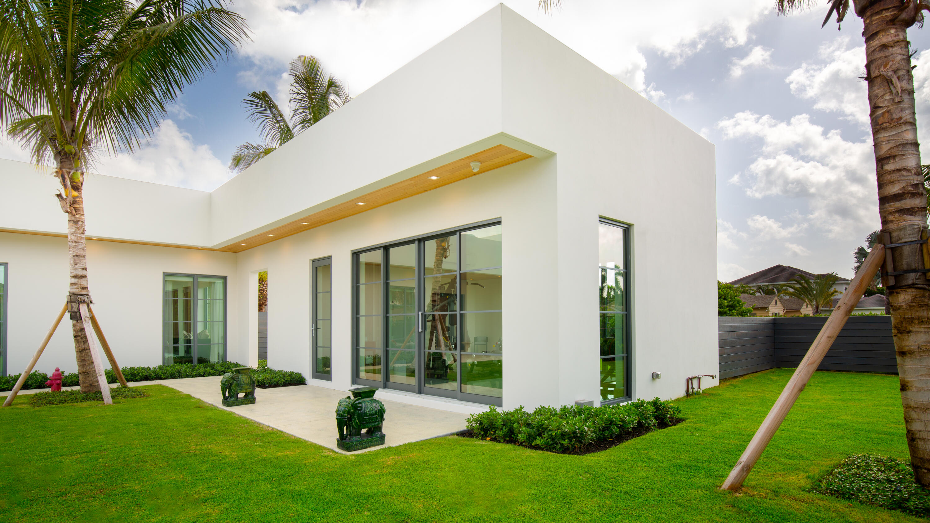 BEACH SHORES - Residential