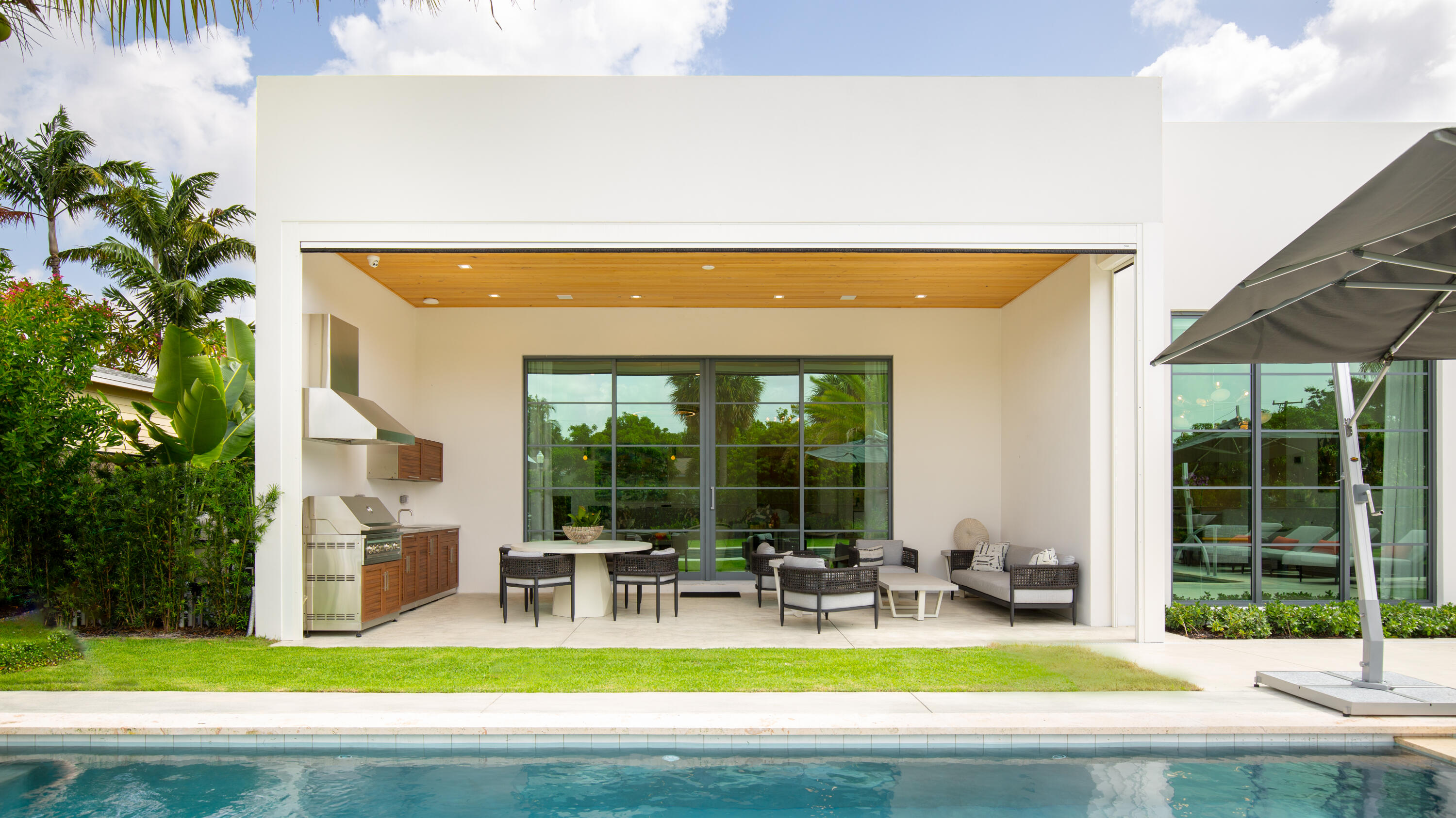 BEACH SHORES - Residential