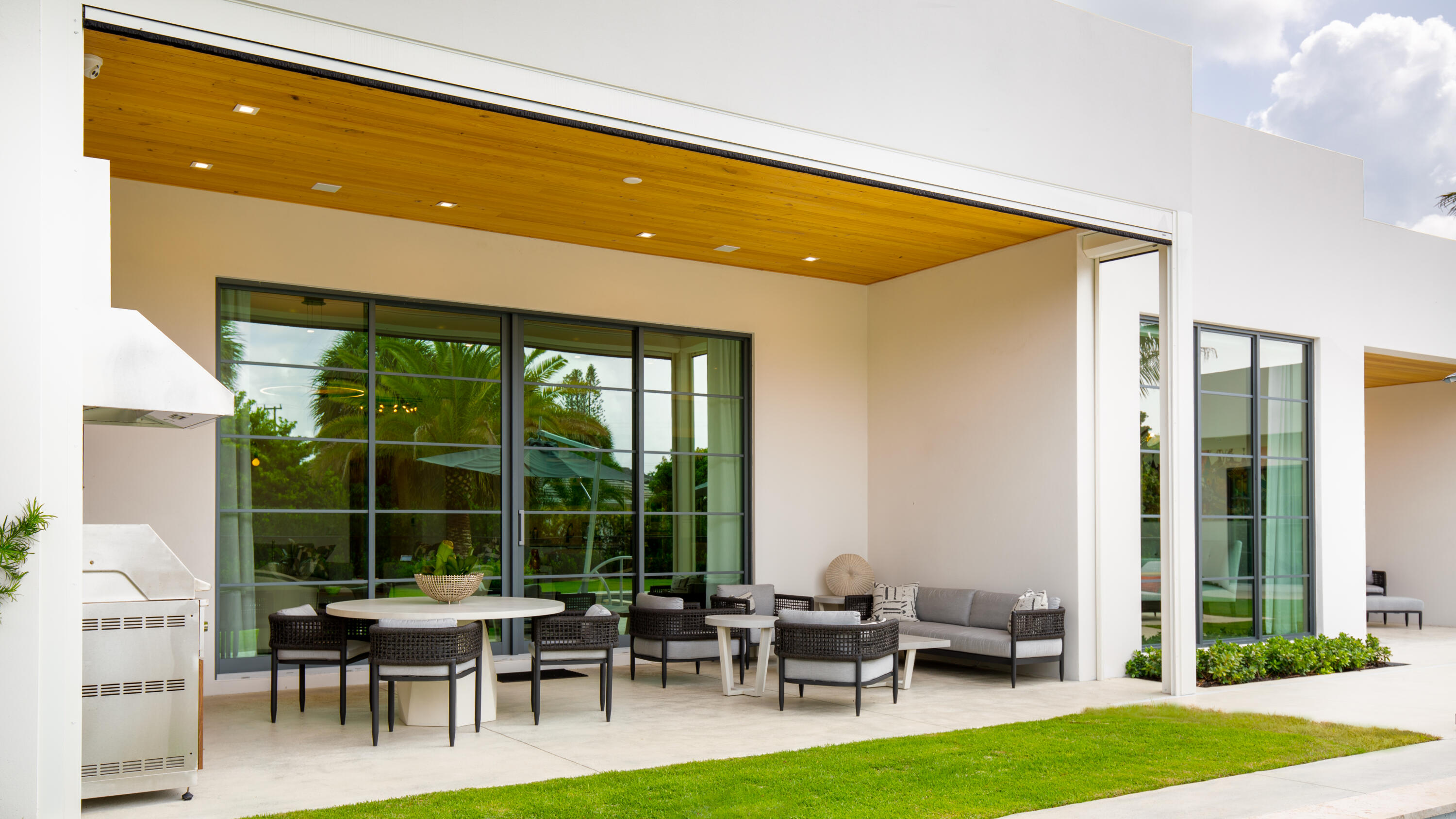 BEACH SHORES - Residential