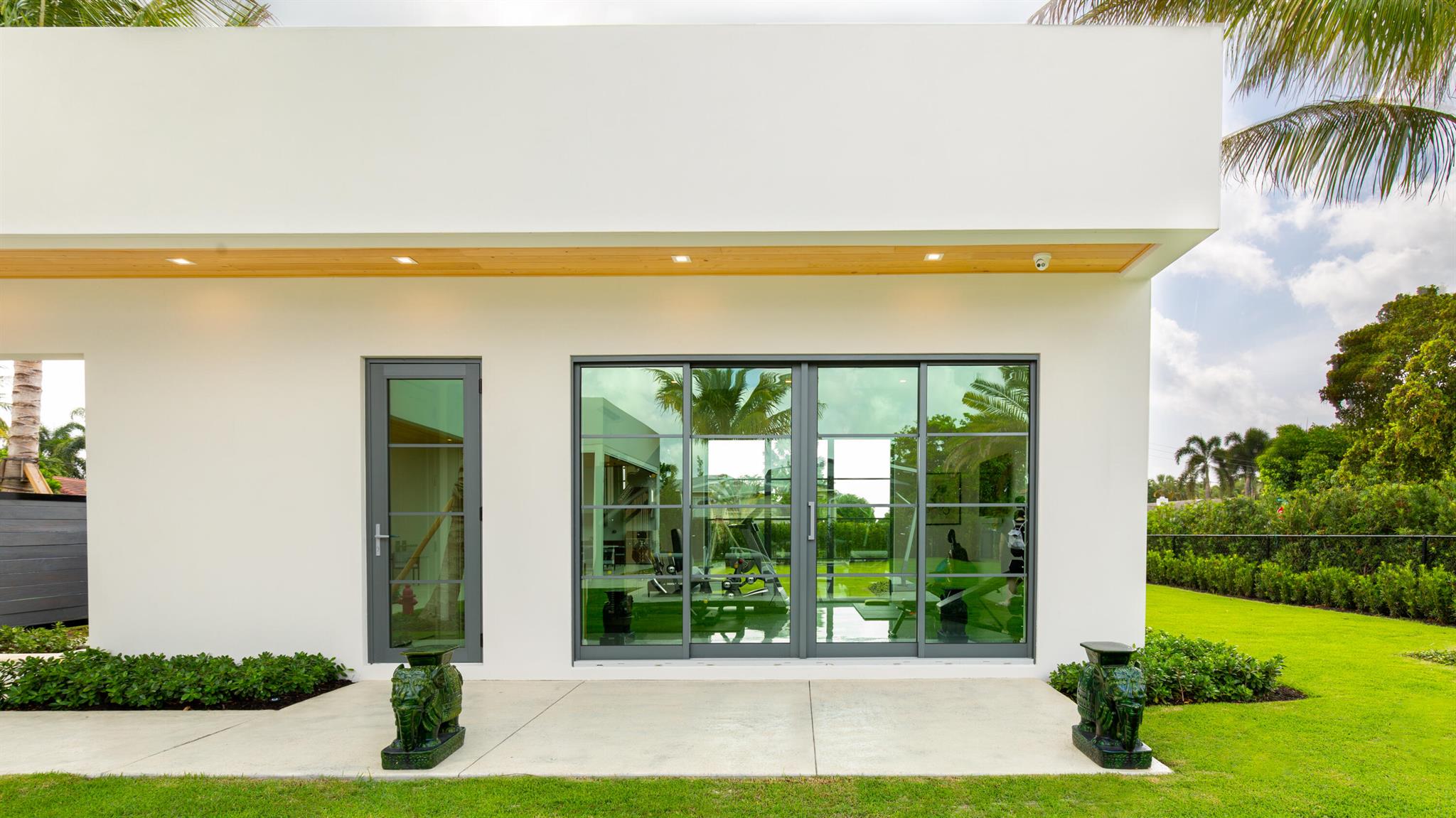 BEACH SHORES - Residential